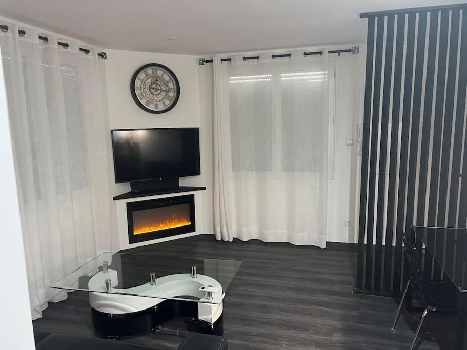 Apartamento Appart De Luxe Tout Confort Jusqu A 4 Personnes Triel-sur-Seine Exterior foto
