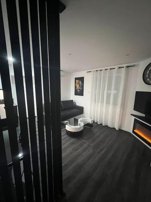 Apartamento Appart De Luxe Tout Confort Jusqu A 4 Personnes Triel-sur-Seine Exterior foto