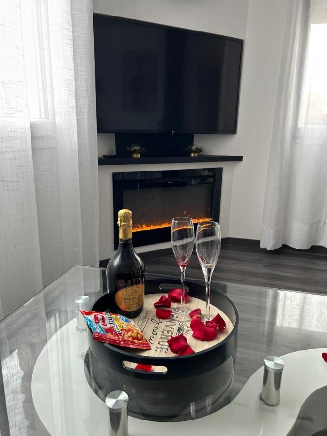Apartamento Appart De Luxe Tout Confort Jusqu A 4 Personnes Triel-sur-Seine Exterior foto